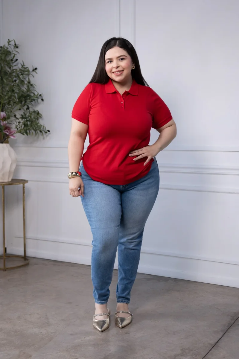 Blusa Polo Curvy Algodón Roja Statement Vibrante - Imagen 5