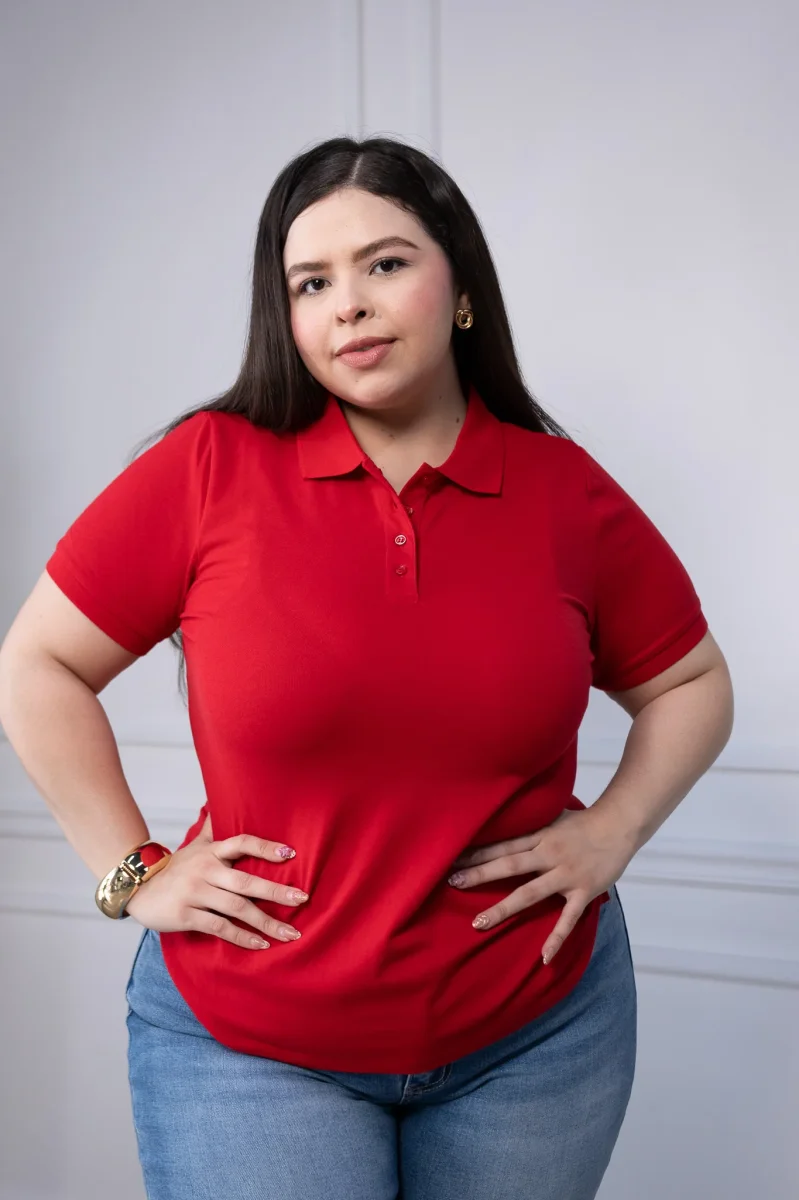 Blusa Polo Curvy Algodón Roja Statement Vibrante