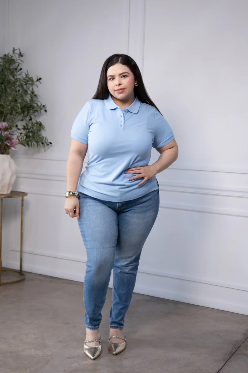 Blusa Polo Curvy Algodón Azul Cielo Básica - Imagen 4