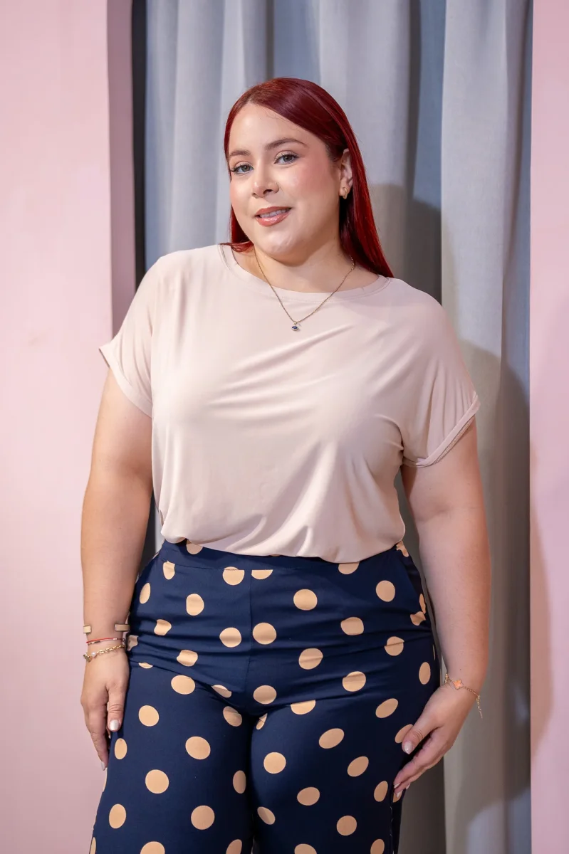 Blusa Curvy Licra Cuello Redondo Manga Corta Beige Oversize - Imagen 8