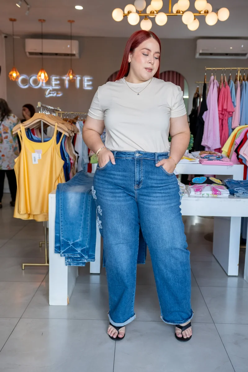 Jeans Barrel Curvy Estampado Floral Oscuro - Imagen 4