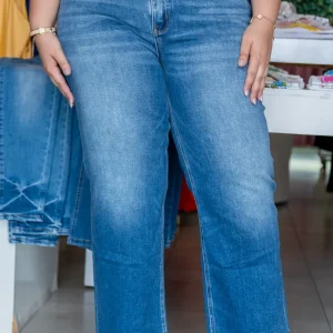Jeans Curvy Recto Crop Oscuro Stretch Tiro Alto Estiliza