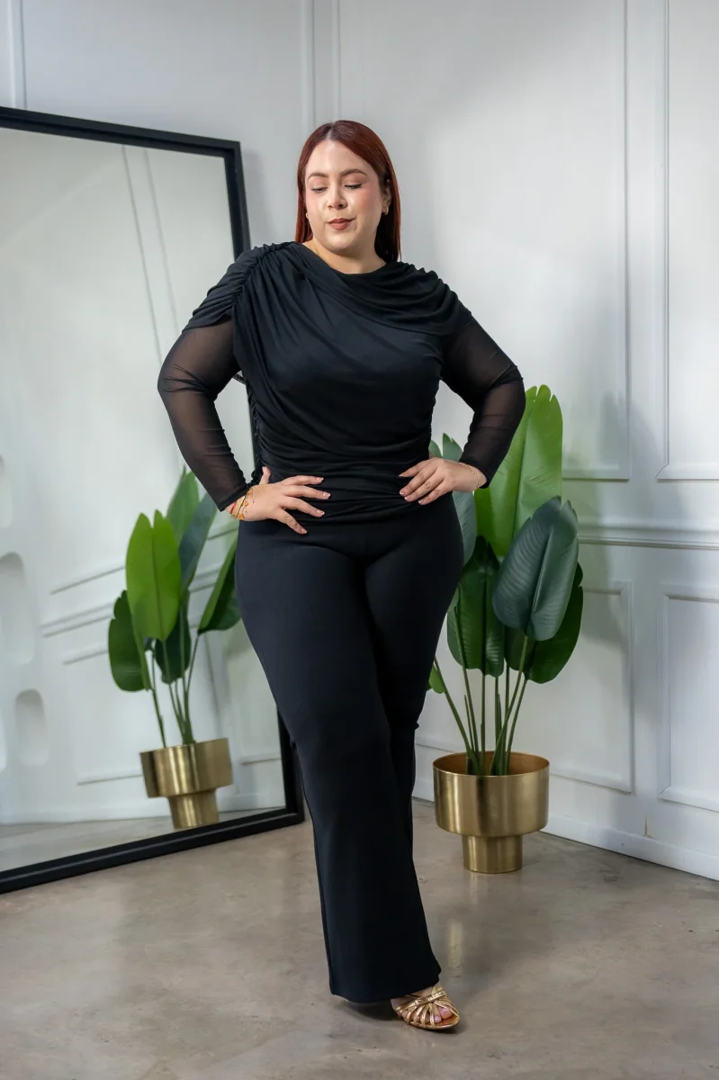 Blusa Mesh con Capas Curvy Negro