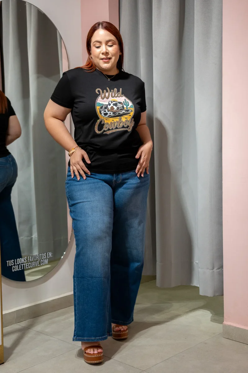 Playera Wild Cowvoy Curvy Negra - Imagen 6