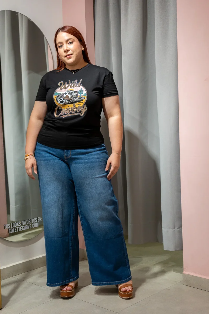 Playera Wild Cowvoy Curvy Negra - Imagen 7