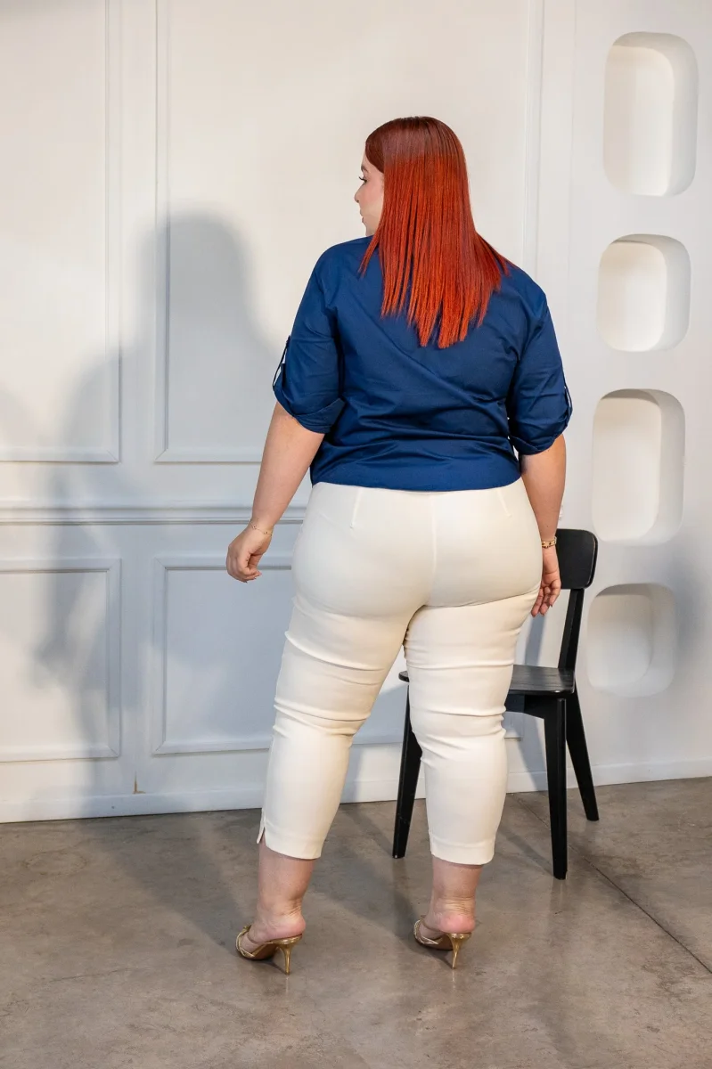 Pantalon Capri Curvy Stretch Ajustado Cintura Alta Ivory - Imagen 6