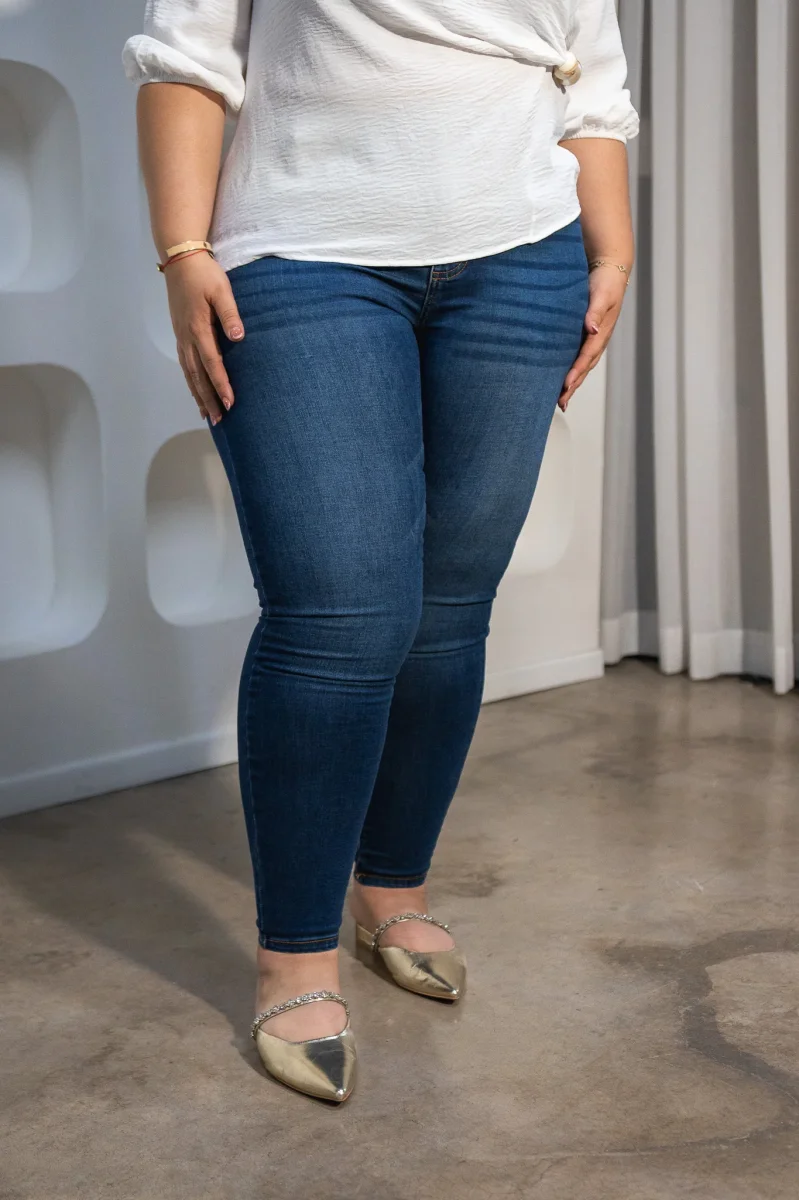 Jeans Curvy Skinny Cintura Alta Azul Oscuro Stretch - Imagen 4