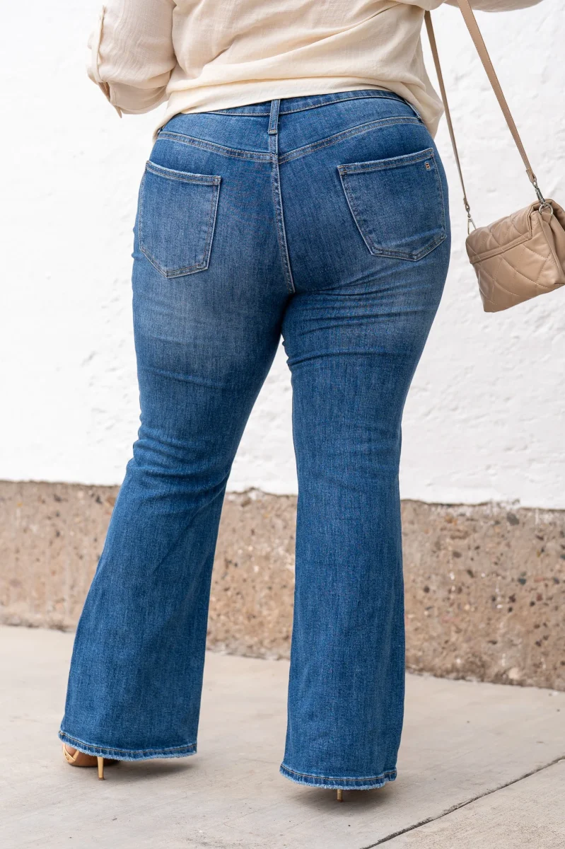 Jeans Campana Liso Curvy Oscuro - Imagen 7
