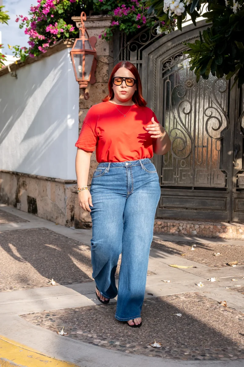 Playera Curvy Oversize Algodón Stretch Beige y Rojo Casual - Imagen 4