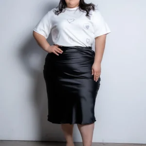 Falda Curvy Satín Lisa Negra Brillo Sutil Elegante Atemporal