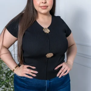 Blusa Curvy Punto Botón Concha Negra Femenina Clásica