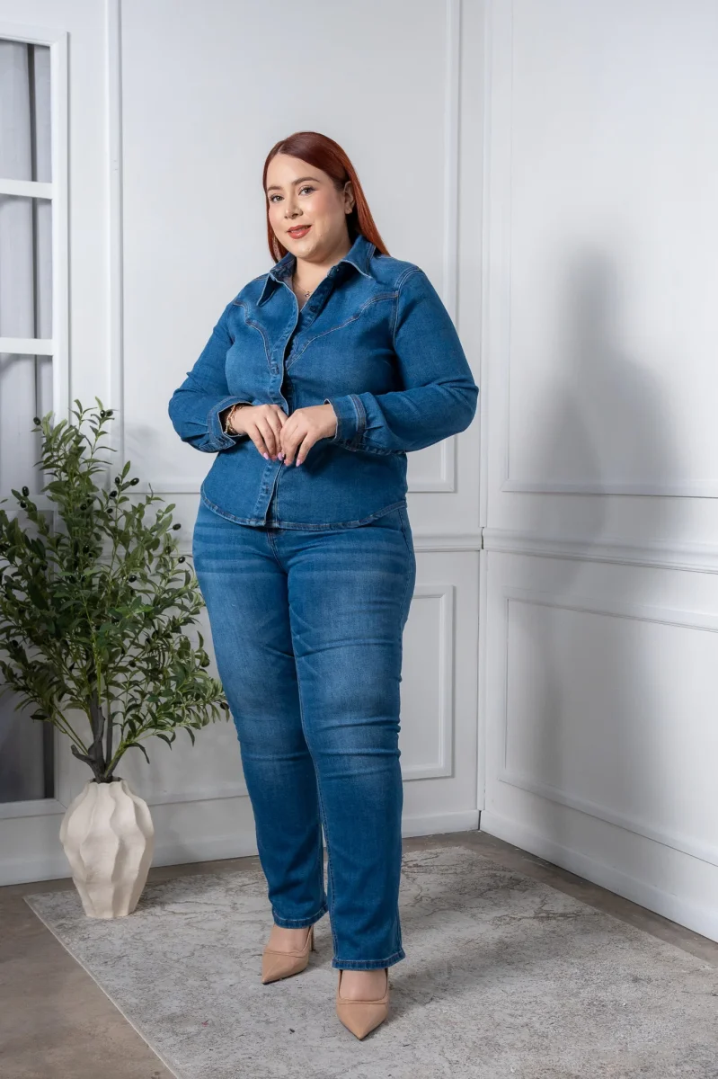 Jeans Curvy Recto Claro Stretch que Realza Curvas y Estiliza - Imagen 4