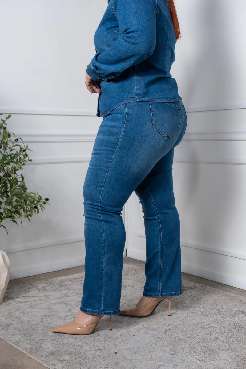 Jeans Curvy Recto Claro Stretch que Realza Curvas y Estiliza - Imagen 6