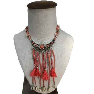 COLLAR AGD – 219. POMPONES -3.