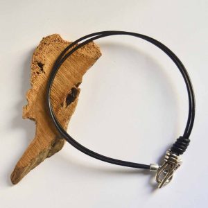 Collar cuero HT43