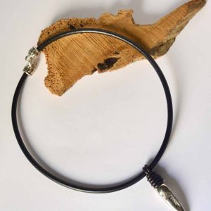 Collar cuero HT61