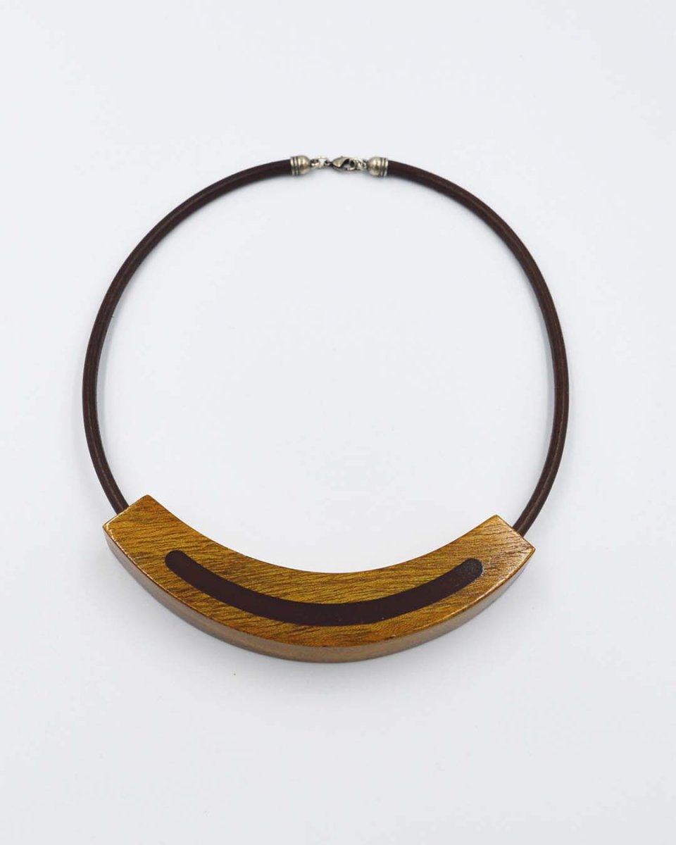 Collar corto madera medialuna resina - Imagen 6
