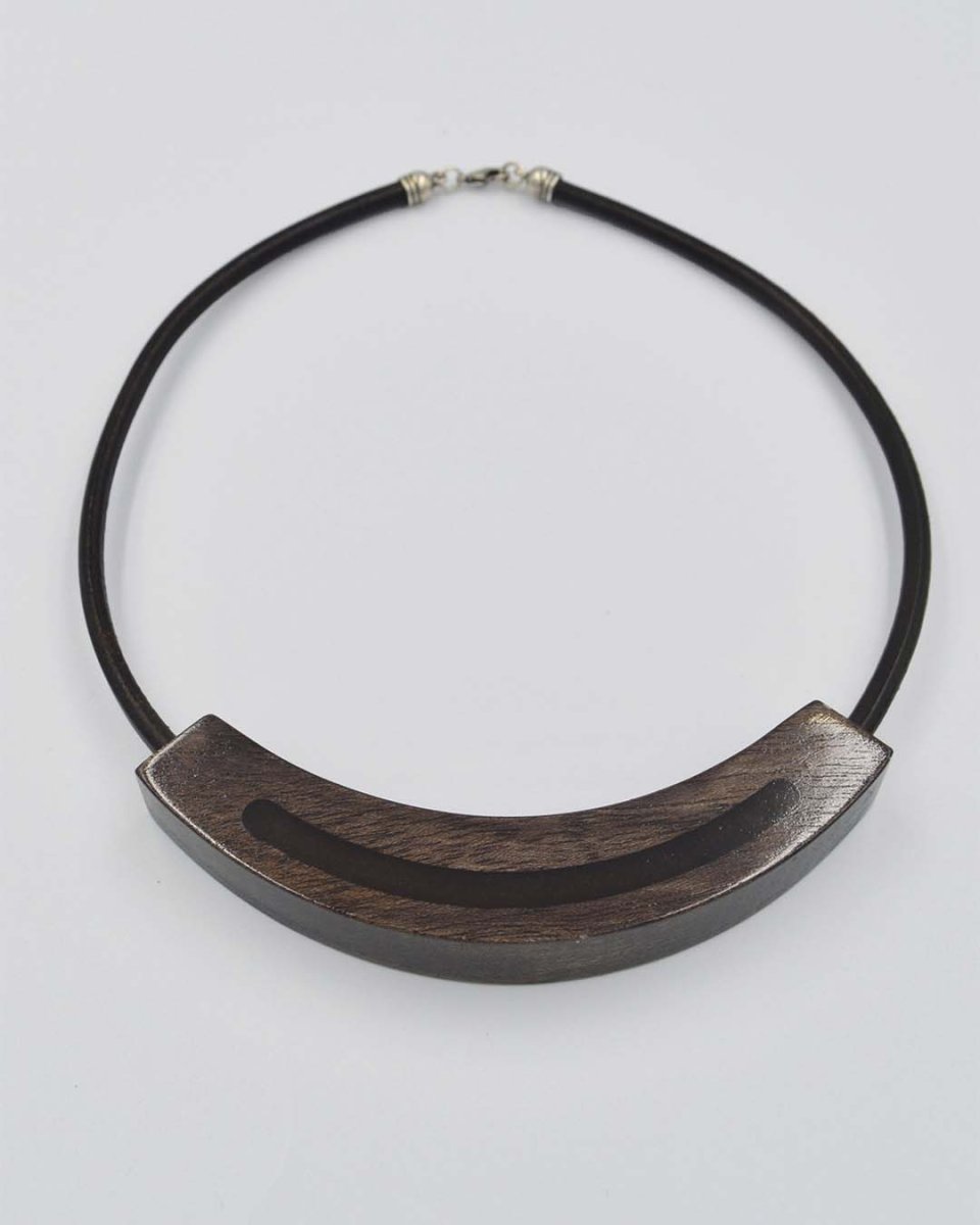 Collar corto madera medialuna resina - Imagen 4