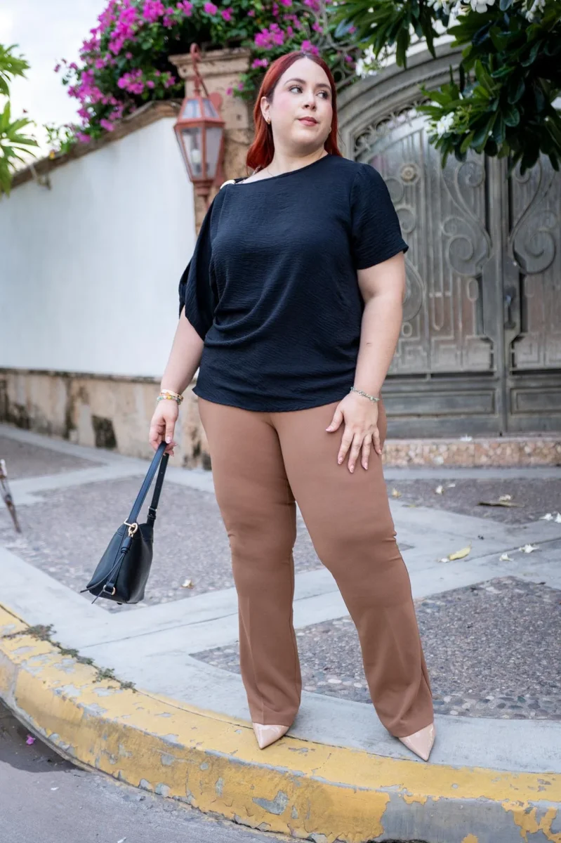 Pantalón Curvy Vestir Flare Bootcut Liso Café - Imagen 4