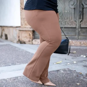 Pantalón Curvy Vestir Flare Bootcut Liso Café