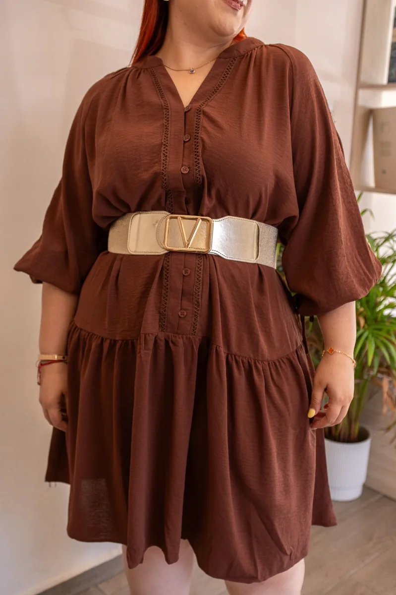 Vestido Curvy Corto Manga Globo Babydoll Color Chocolate - Imagen 5
