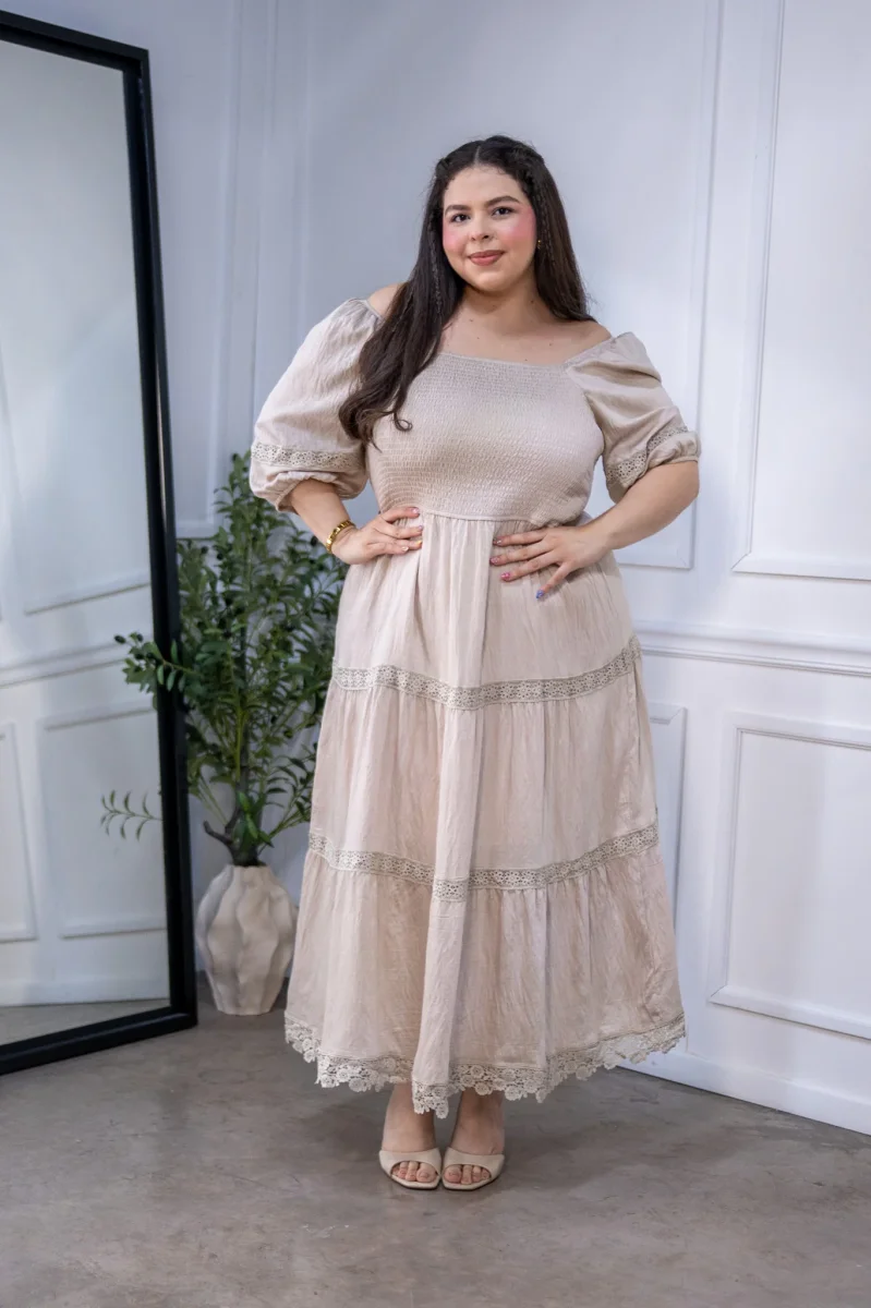 Maxi Vestido Curvy Escote Cuadrado Resorte Manga Abullonada Beige - Imagen 9
