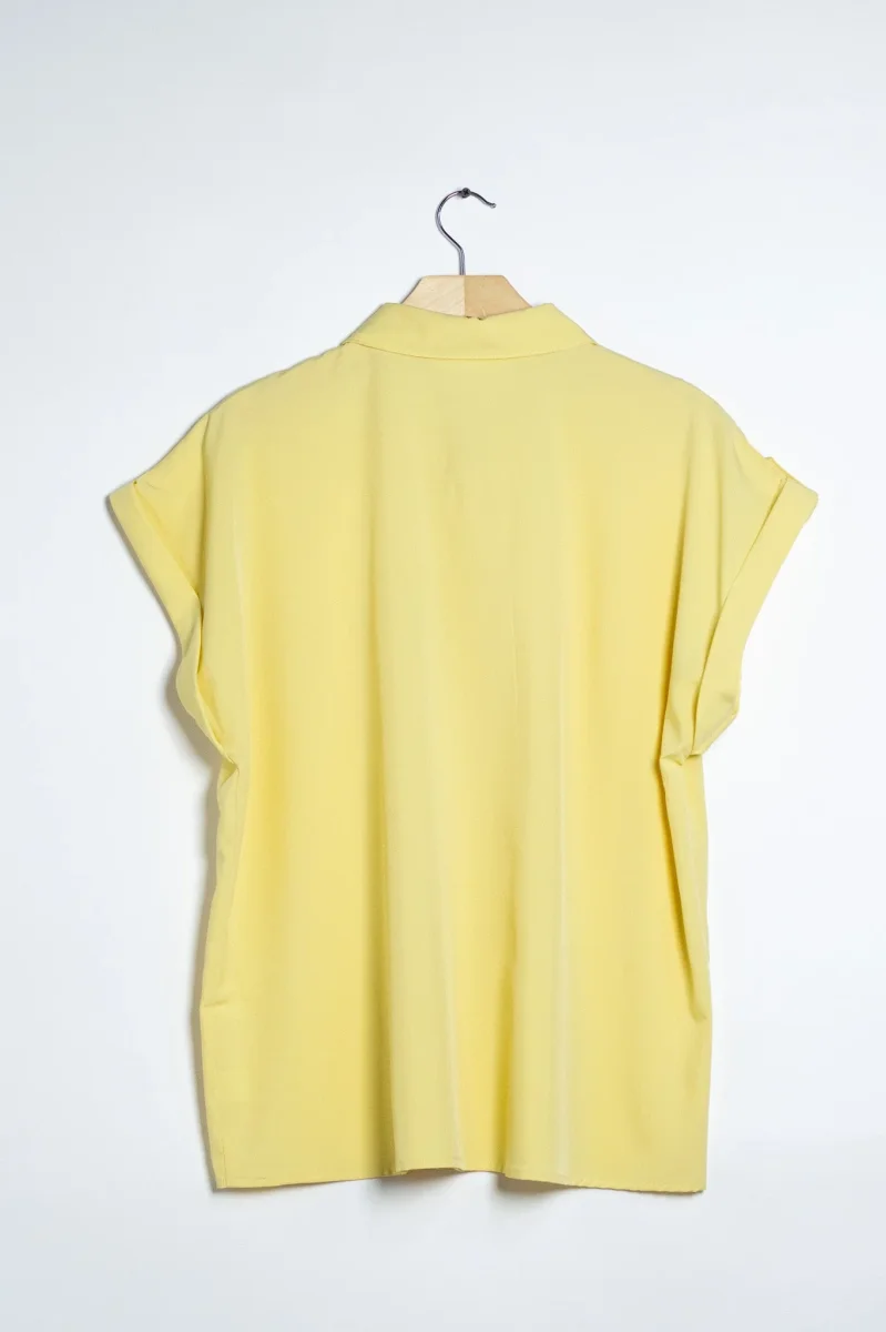 Camisa Curvy Lisa Bolsa Amarilla Pastel - Imagen 9