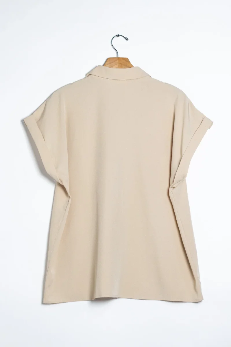 Camisa Curvy Lisa Bolsa Beige Nude Básica - Imagen 8