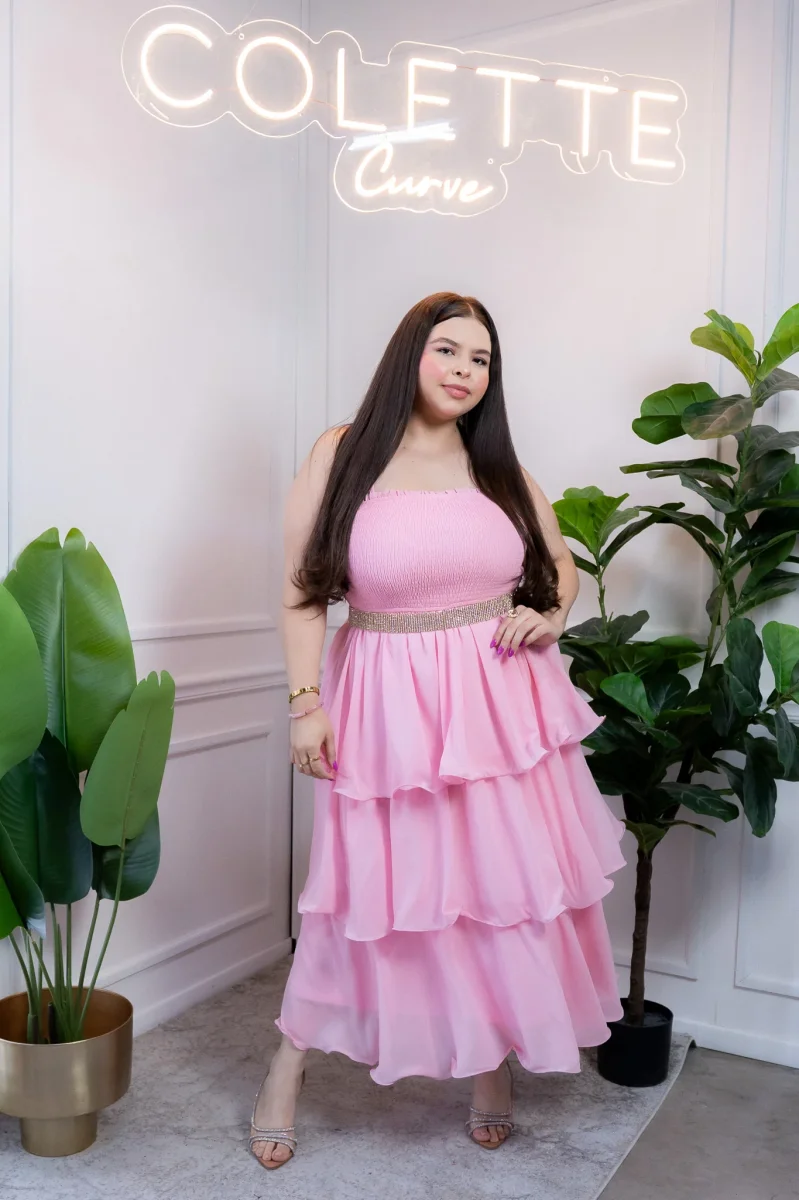 Vestido Curvy de Gasa Rosa con Holanes y Cintura Elástica - Imagen 6