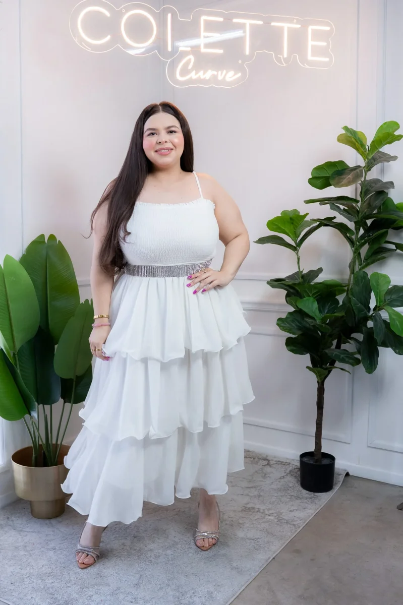 Vestido Curvy de Gasa Ivory con Holanes y Cintura Elástica