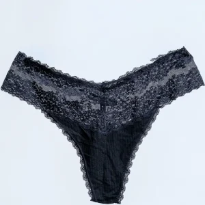 Tanga Curvy Encaje Romántico Negro o Rosa Tallas Extras