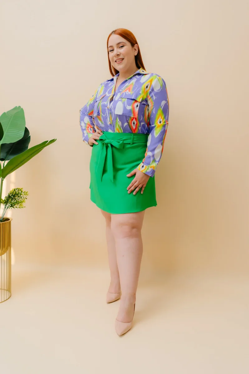 Short Falda Curvy Liso Verde Silueta Femenina - Imagen 3