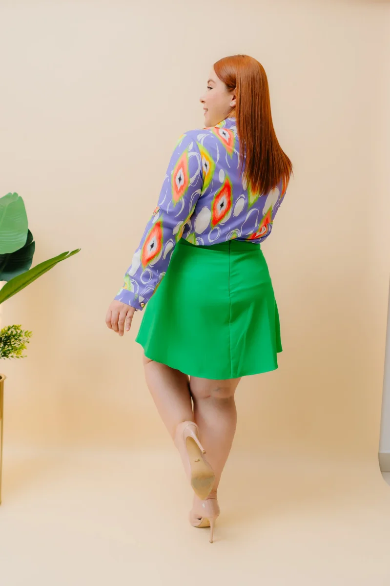 Short Falda Curvy Liso Verde Silueta Femenina - Imagen 5