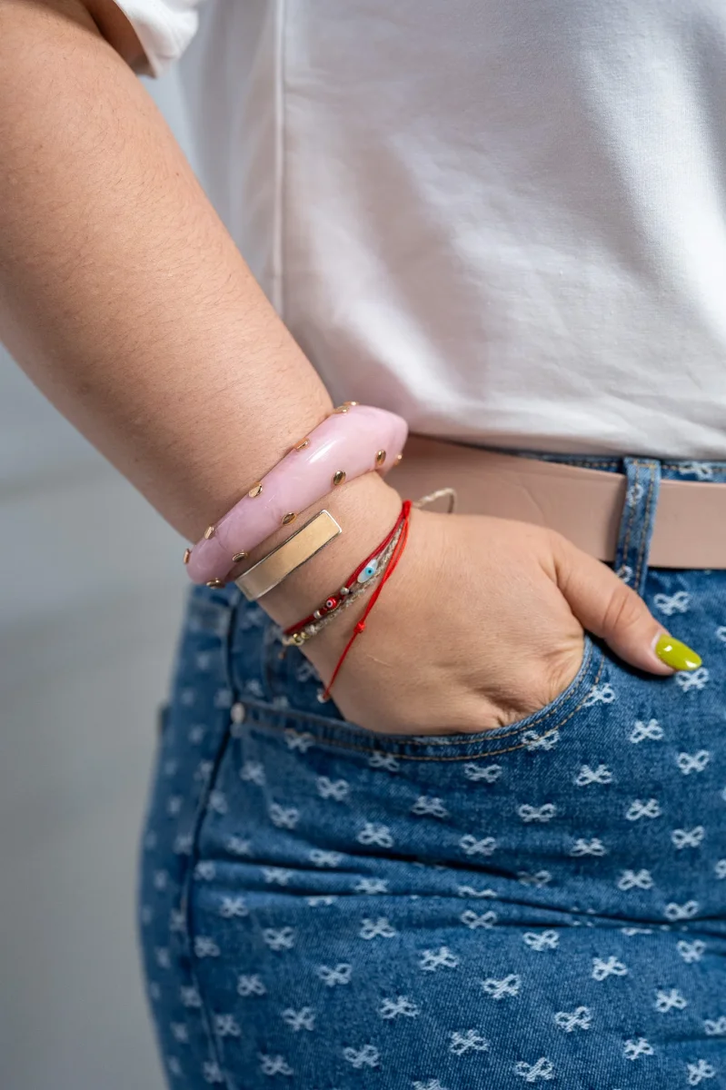 Brazalete Curvy Rosa con Estoperoles Statement Plus - Imagen 4