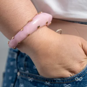 Brazalete Curvy Rosa con Estoperoles Statement Plus
