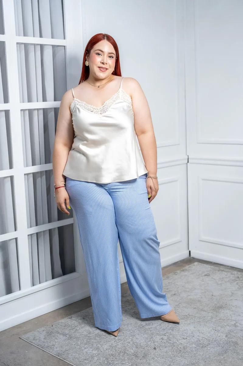 Blusa Curvy Satín Marfil con Encaje Romántico Lencero - Imagen 5