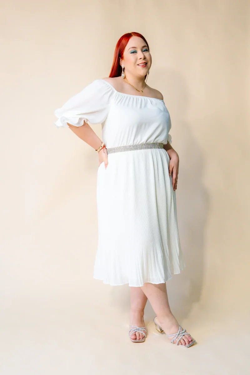 Vestido Plisado Curvy Liso Blanco Elegante - Imagen 2