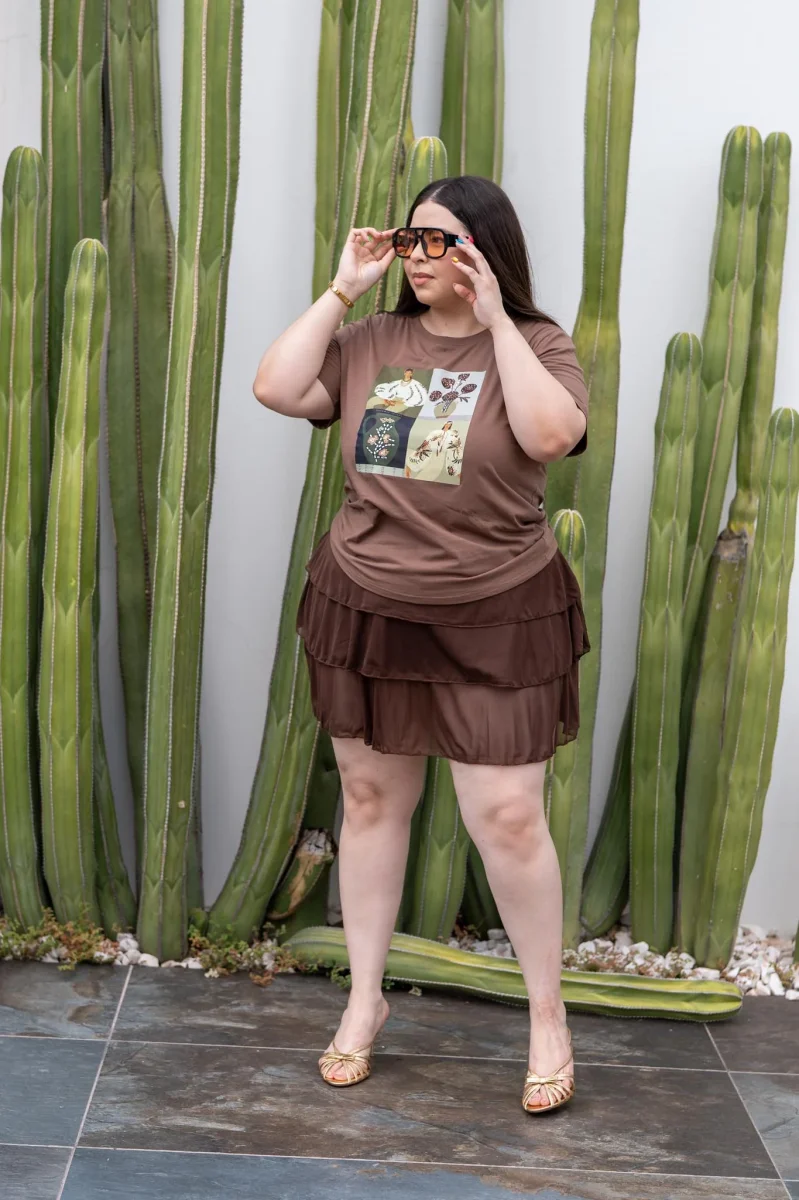 Blusa Cuello Redondo Estampado Abstracto Curvy Café - Imagen 4