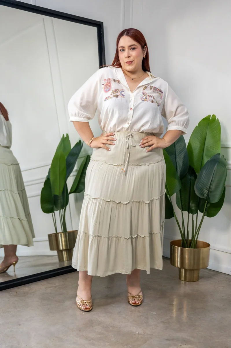 Camisa Curvy Manga Larga con Bordado Beige - Imagen 4