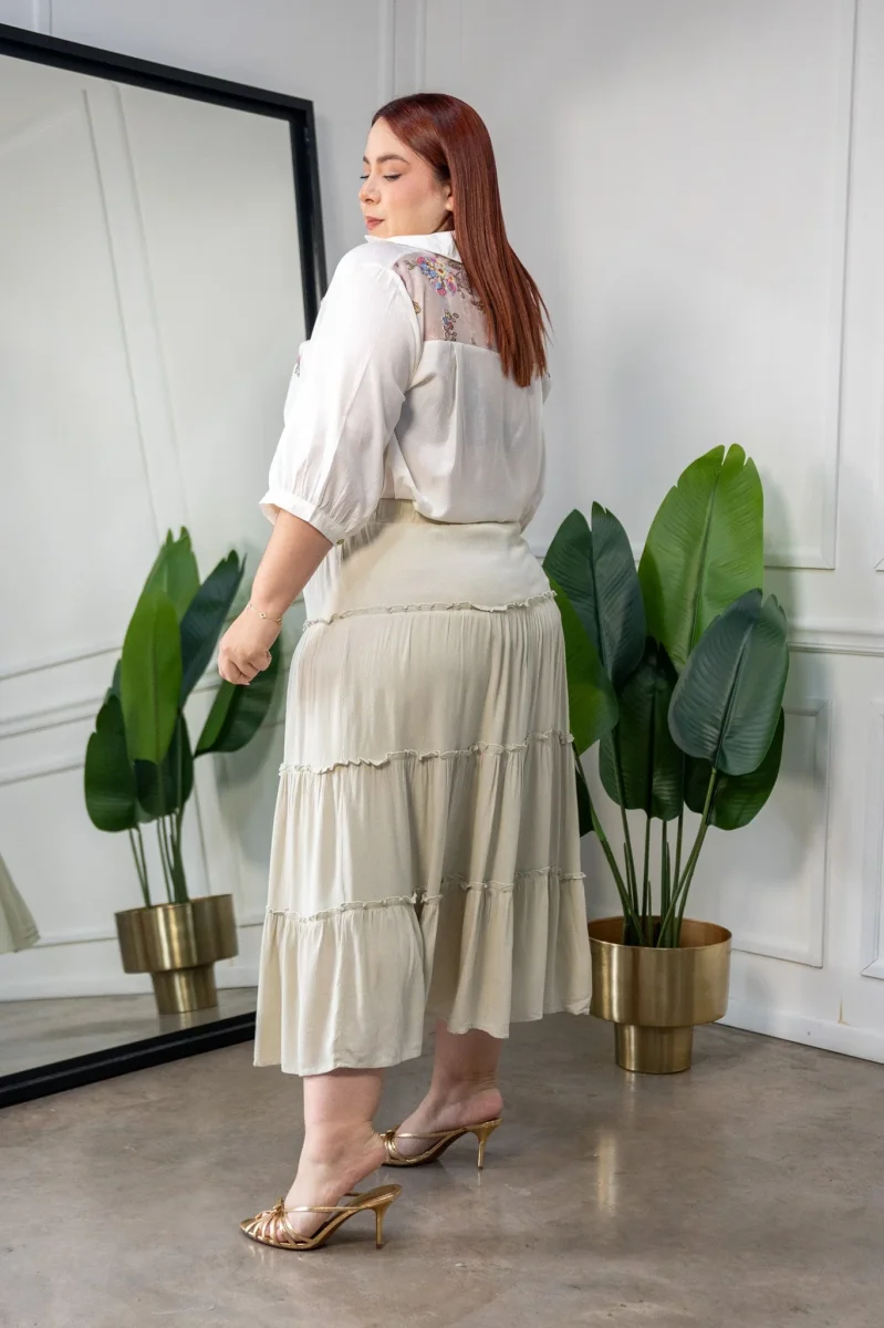 Camisa Curvy Manga Larga con Bordado Beige - Imagen 8