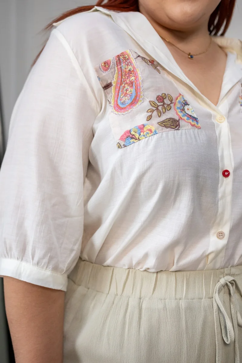 Camisa Curvy Manga Larga con Bordado Beige - Imagen 5