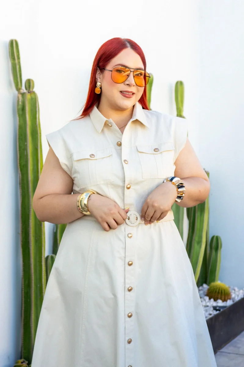 Vestido Maxi Camisero Curvy Sin Mangas Botones Dorados Beige - Imagen 8