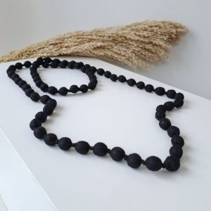 Collar largo bolas negro