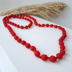 Collar largo bolas roja
