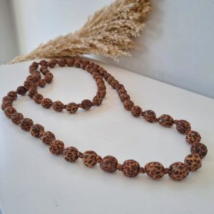 Collar largo bolas animal print