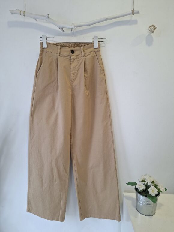 Pantalón pinzas camel