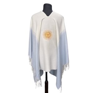 Poncho Degrade Bandera con Bordado Sol de Mayo Fa. 26