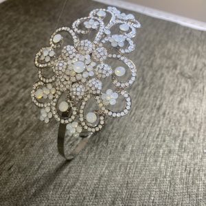 Diadema especial para novia con cristales