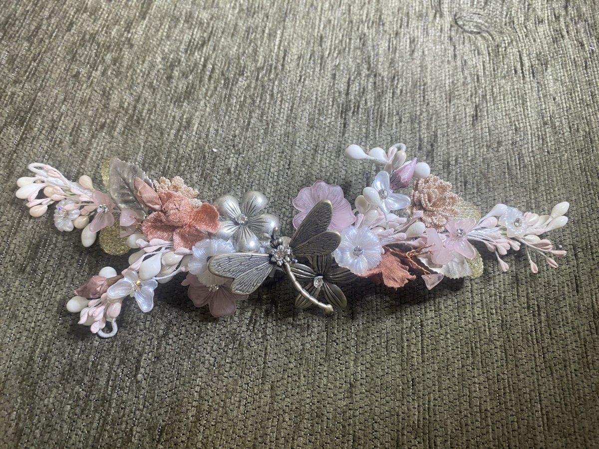 Prendido especial para novia artesanal romántico