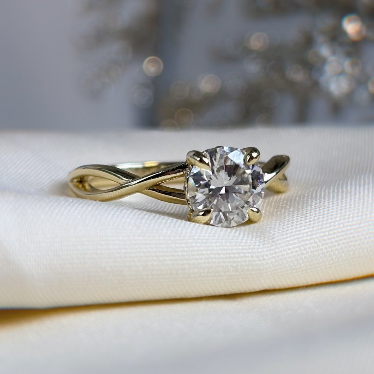 Anillo Florencia 14k moisanita 1.0ct con certificado GRA